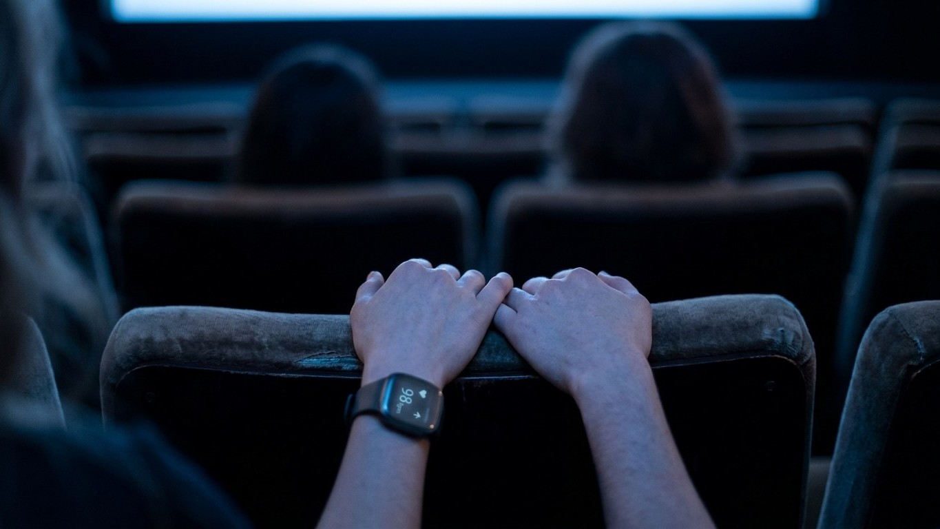 Mon cœur s'emballait à côté de lui pendant le film d'horreur : le jour où j'ai compris d'où venait vraiment cette sensatio...